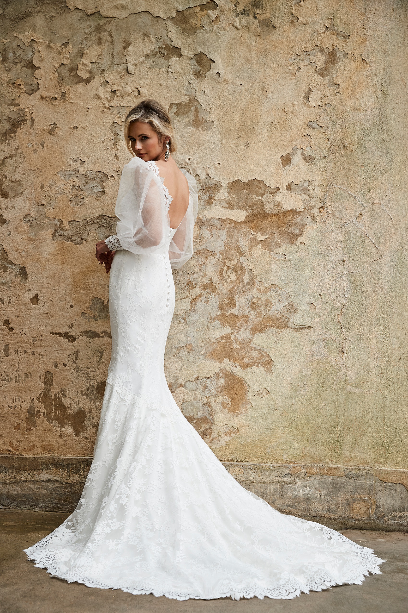 Sassi Holford Bridal 2021 Savannah sleeves back