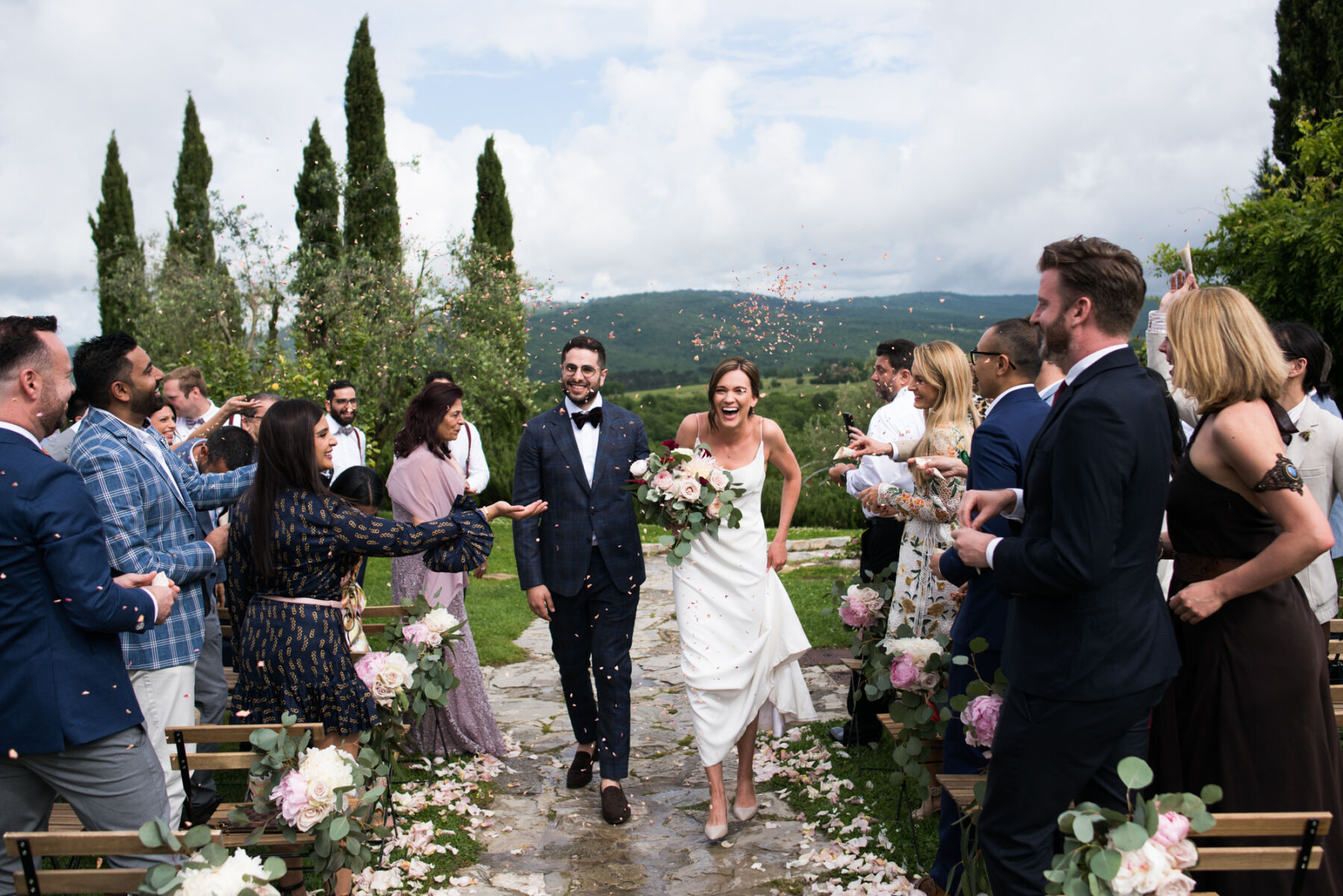 Tuscany wedding confetti shot