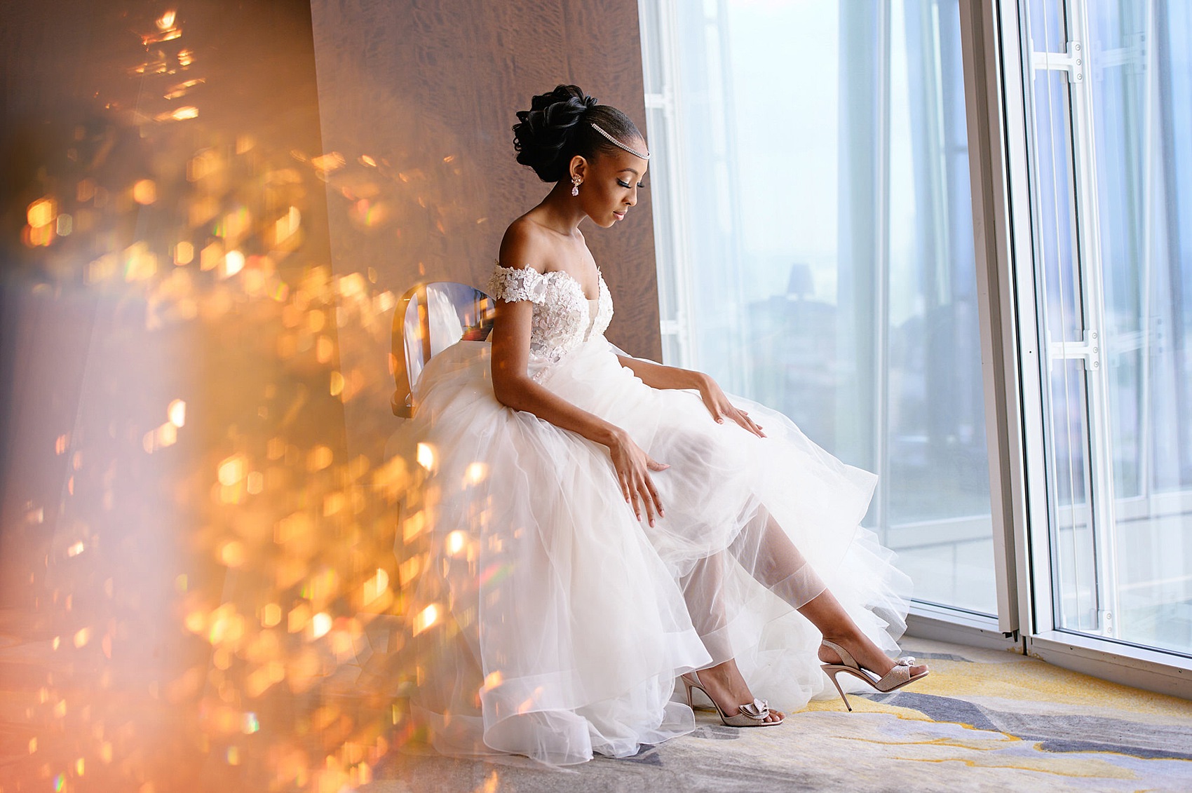 11 Bold Glamorous City Wedding