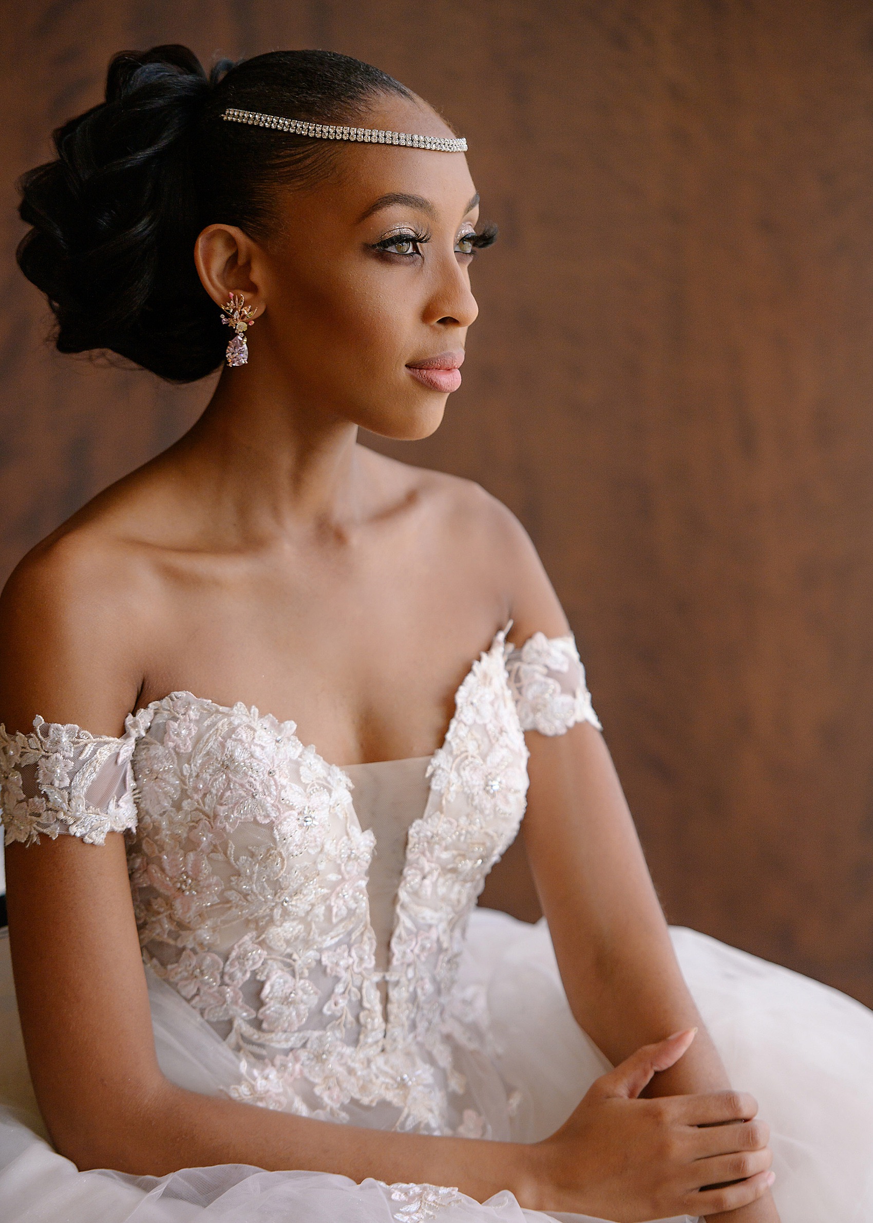 17 Bold Glamorous City Wedding
