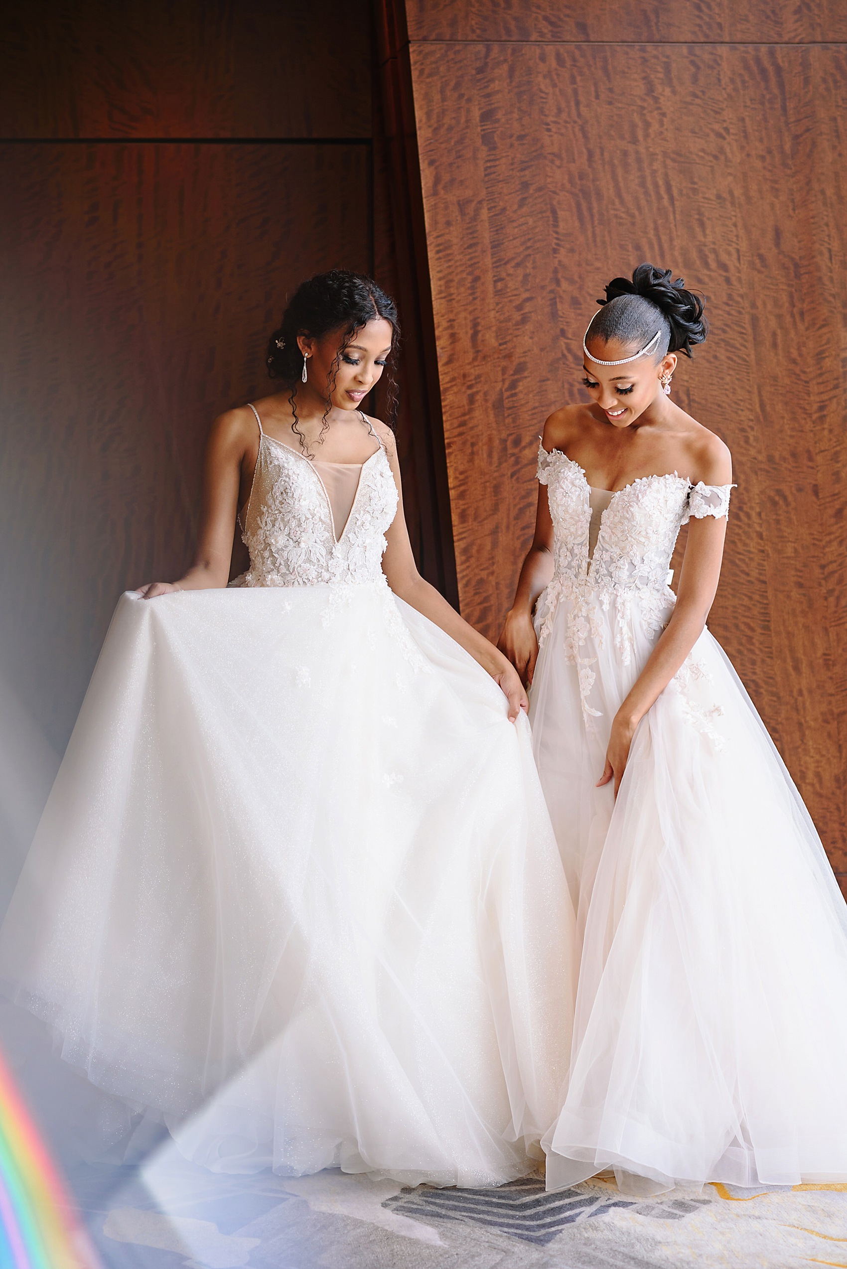 24 Bold Glamorous City Wedding
