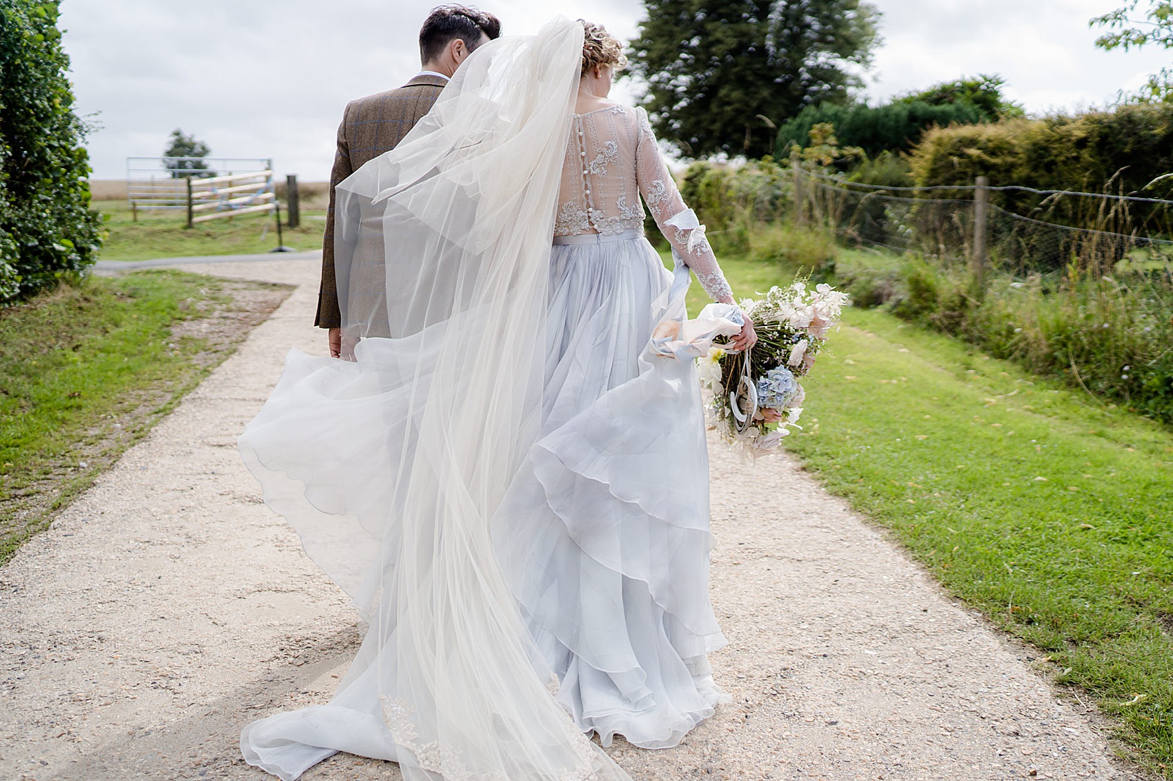 11 Barn Avington Leanne Marshall bride