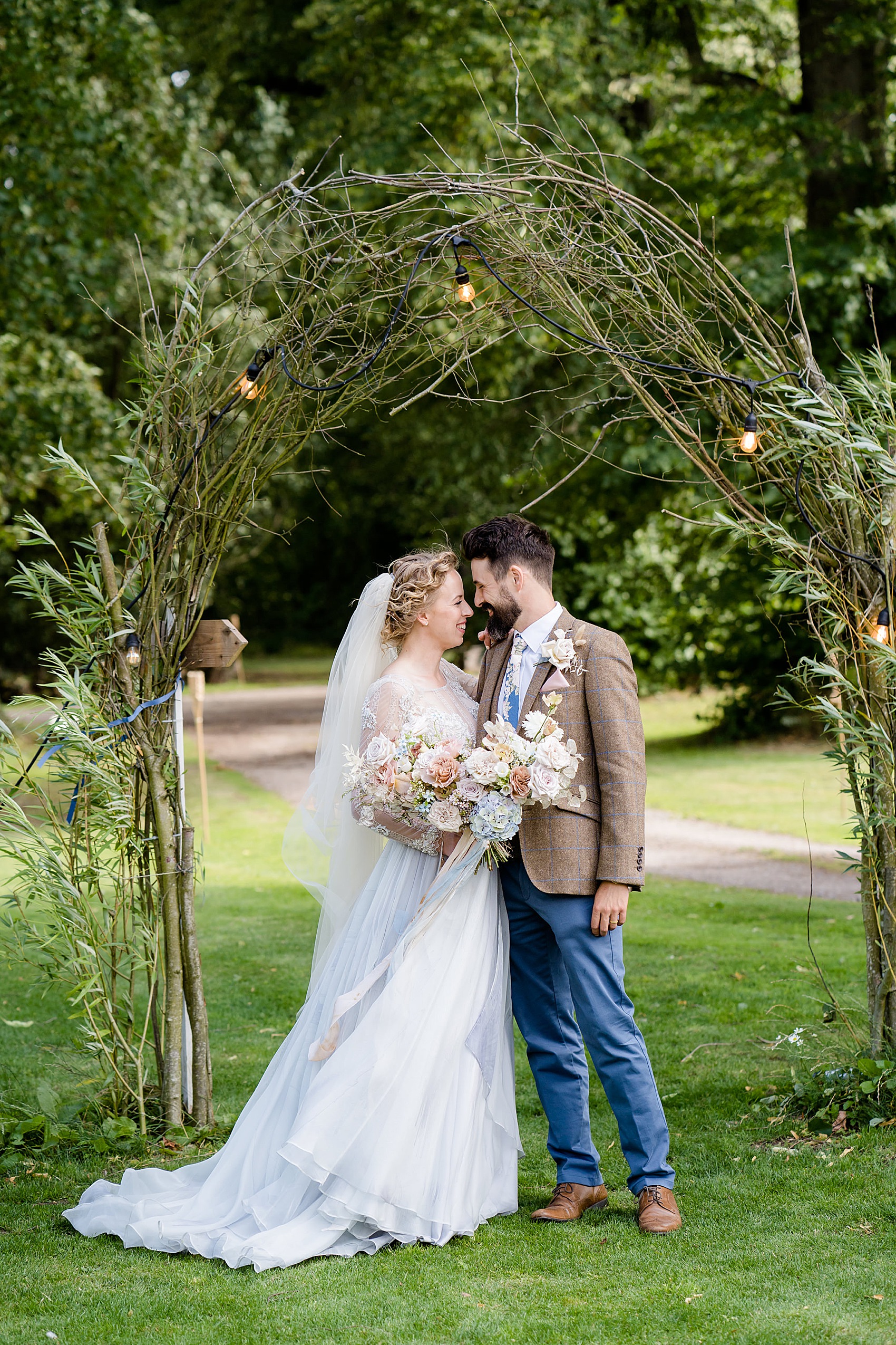 16 Barn Avington Leanne Marshall bride