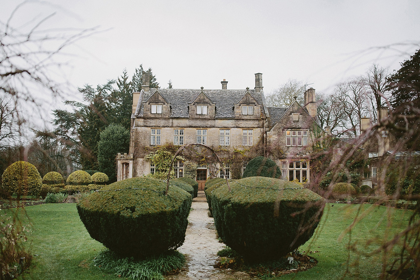 3 Barnsley House Cotswolds winter wedding