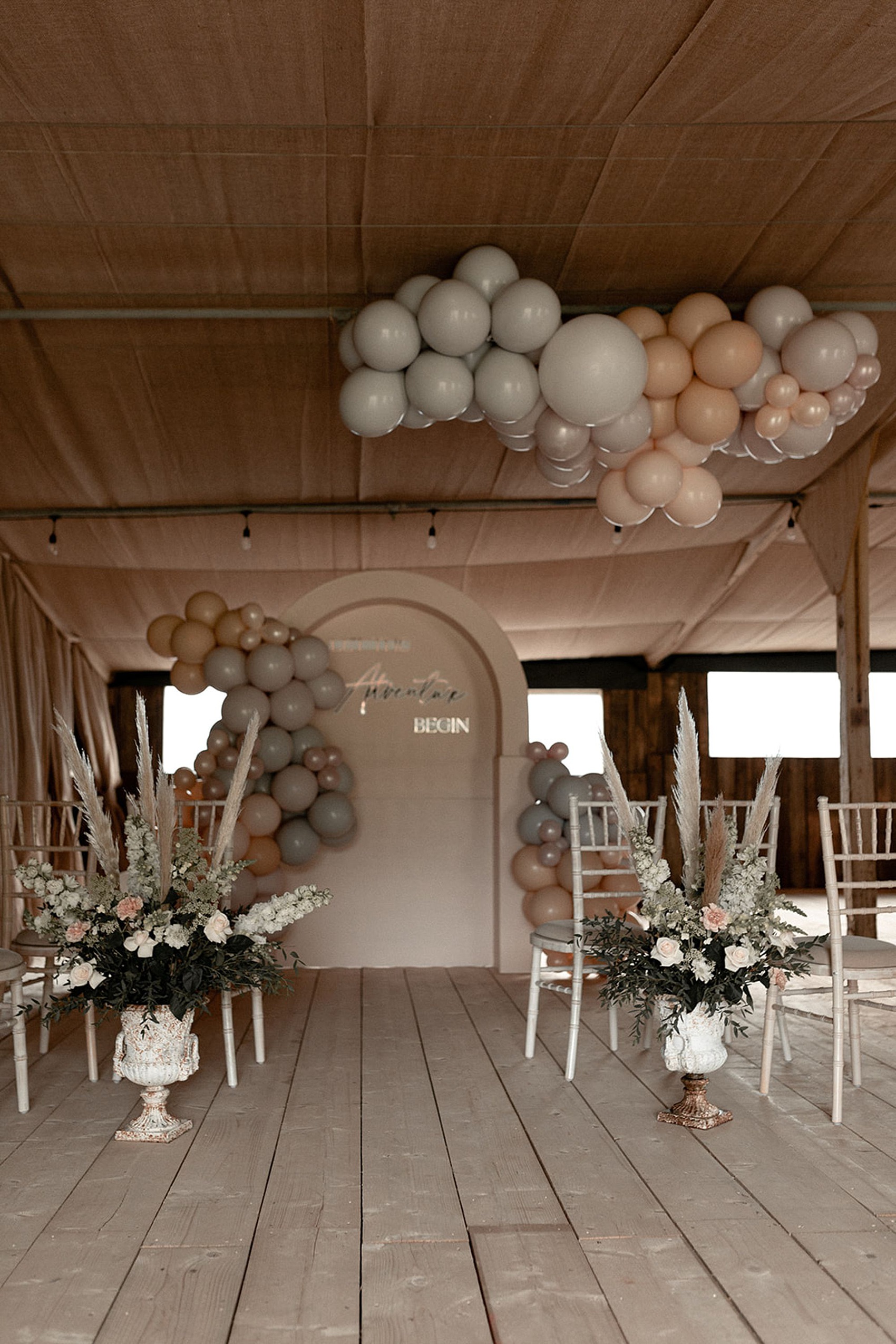 20 Bohemian Barn Wedding Style