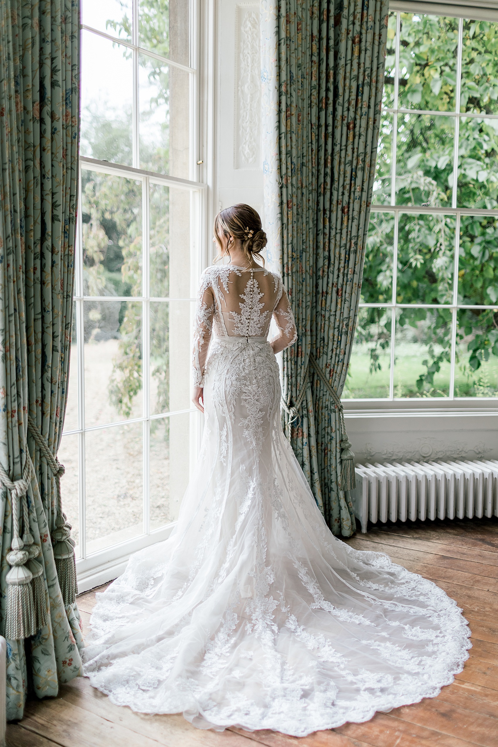 51 Pronovias intimate wedding style