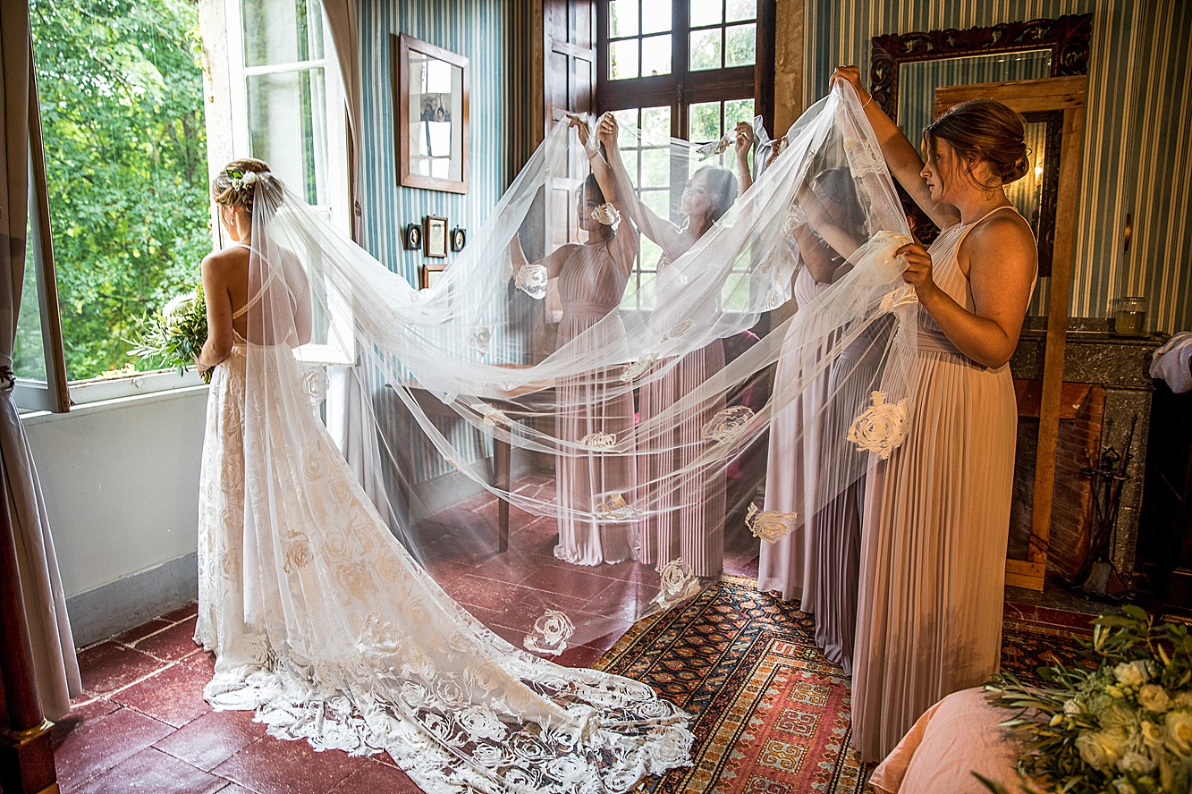 Two School Sweethearts at a Romantic French Chateau with a Grace