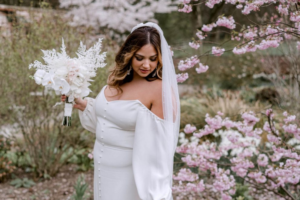 Curvy Bride Wedding Inspiration, Feat. & For Love, Alexandra Grecco & Chosen by Khya 4 Middleton Lodge bride copy