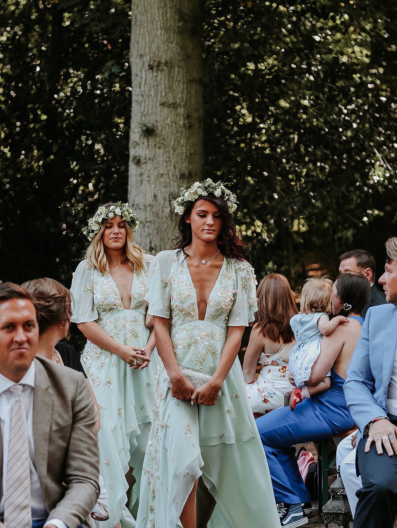 22 Colourful Woodland wedding