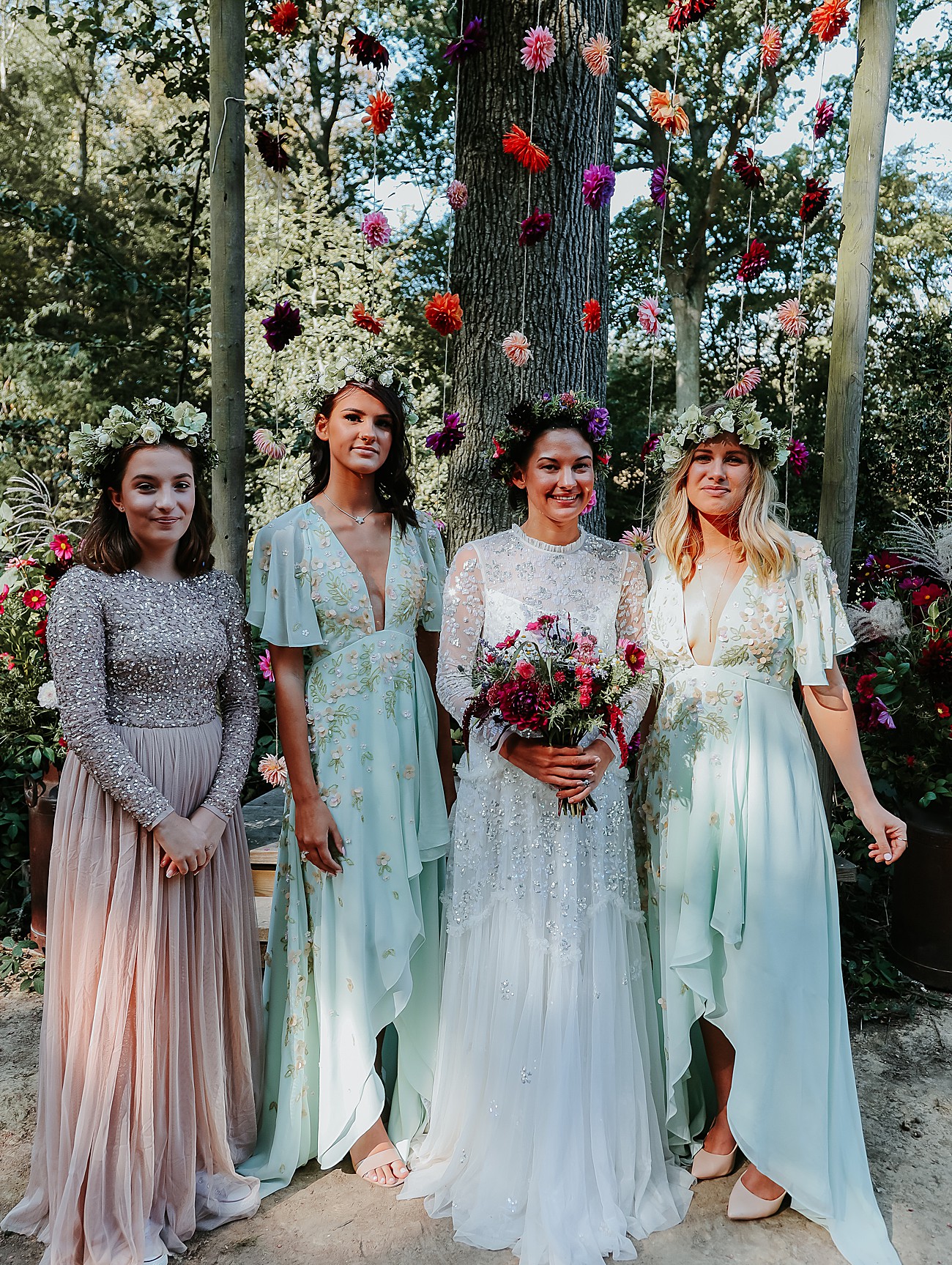 31 Colourful Woodland wedding