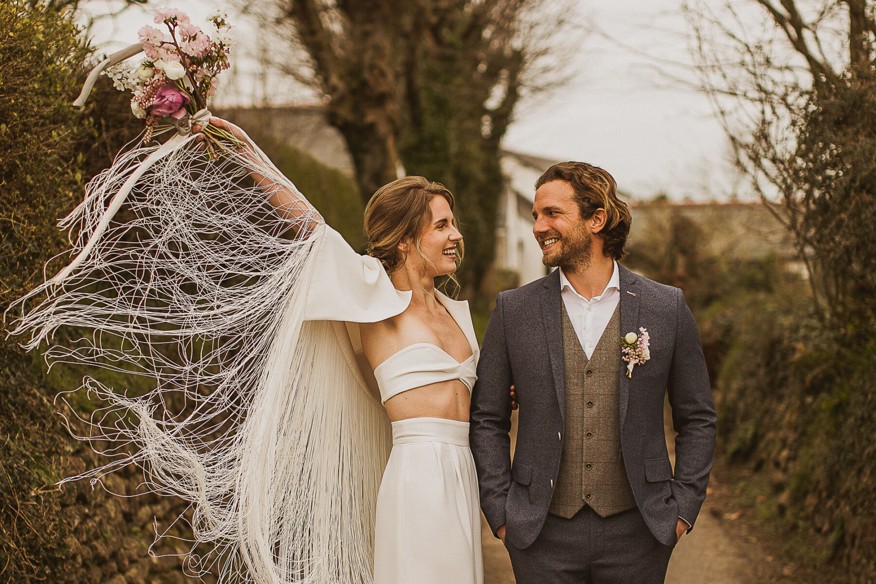 Escape to the country and to the coast: Intimate wedding inspiration at Cornish Place with Jesus Peiro and Anna Kara