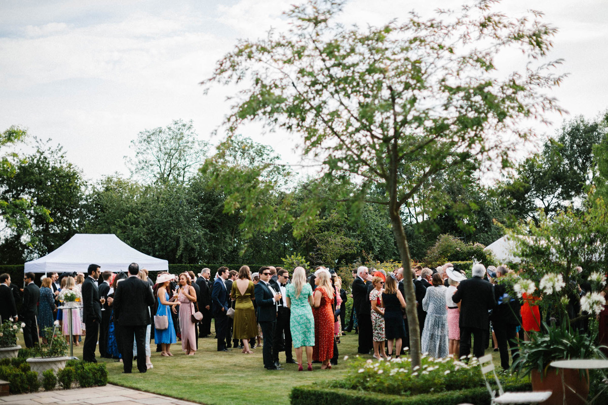 104 English country garden at home wedding