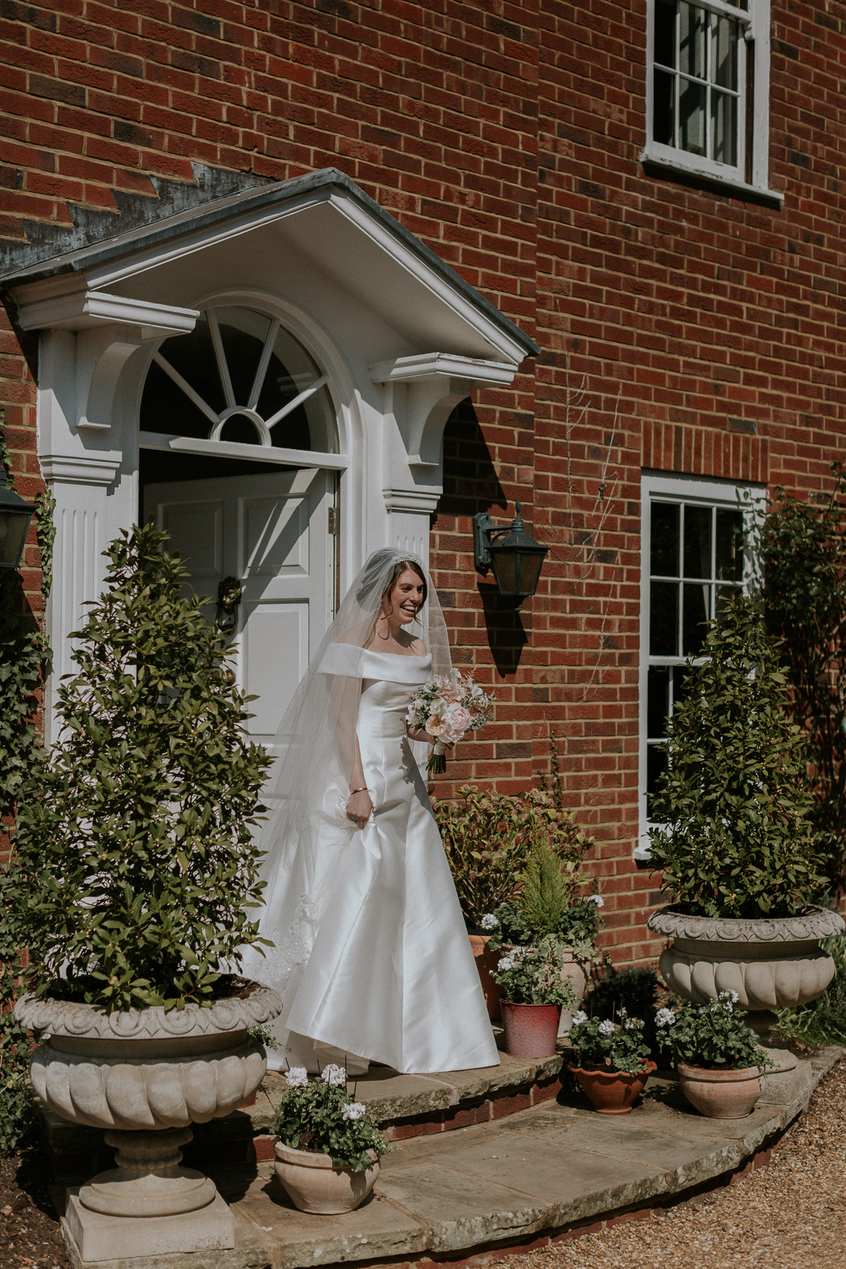 27 Sassi Holford bride micro wedding