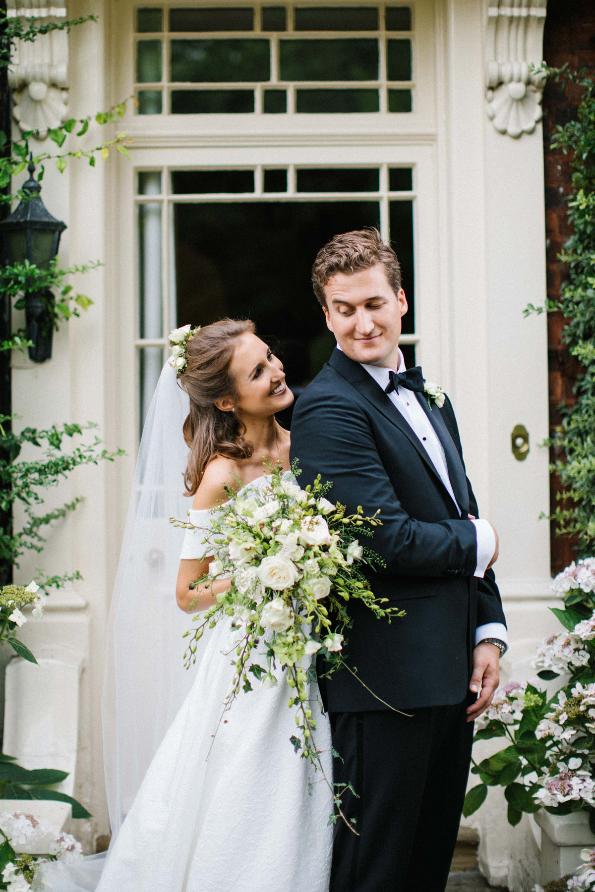 98 English country garden at home wedding