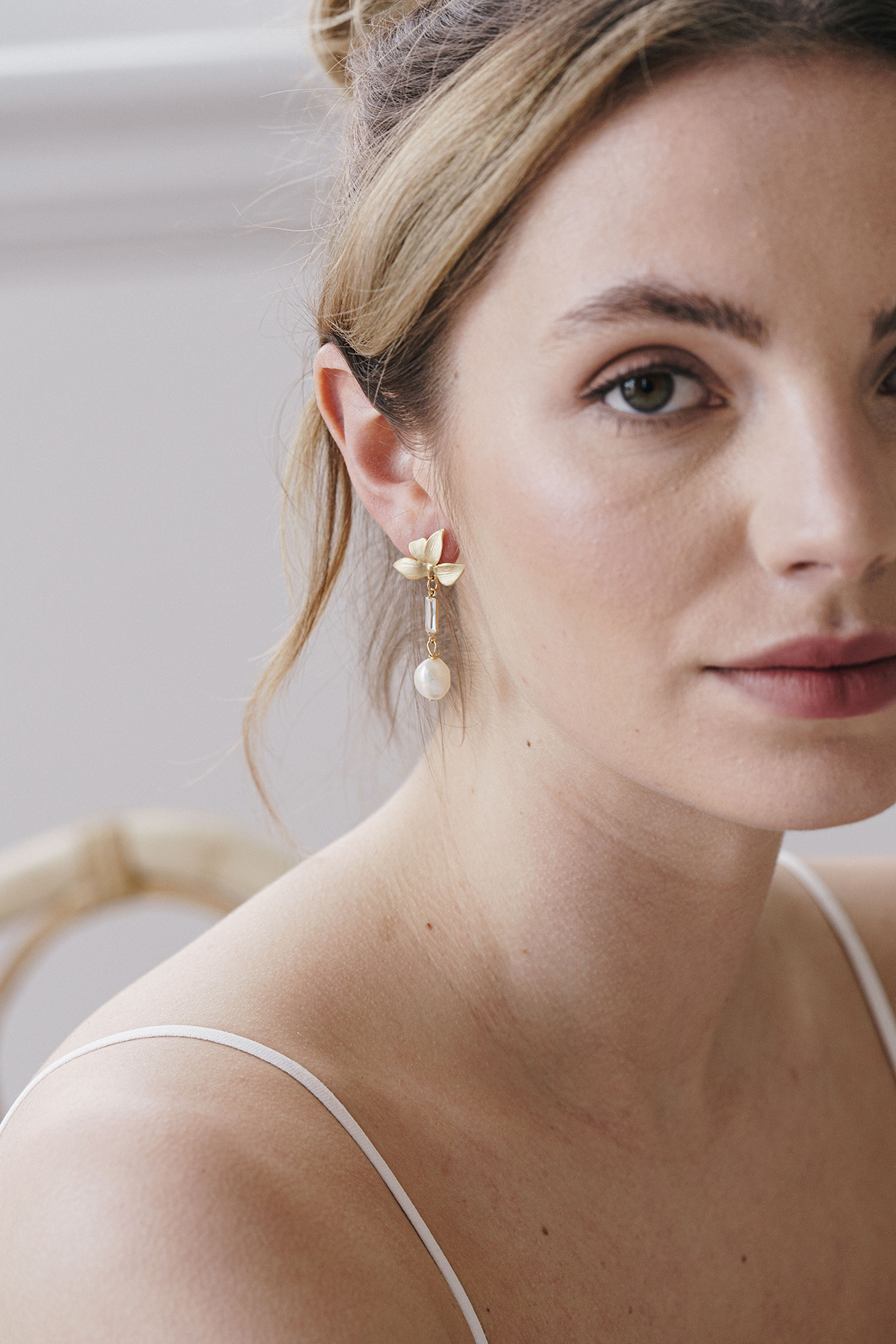 Ashley Wild pearl earrings