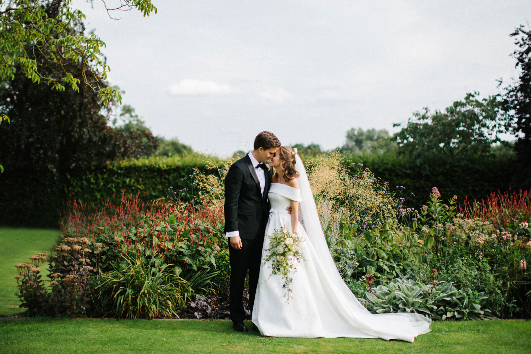 Garden wedding at home Pronovias bride 2