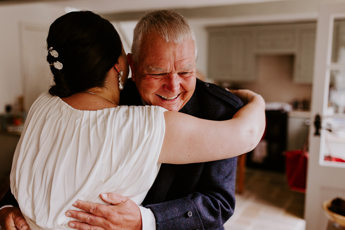 2 Oscar de la Rent Lapstone Barn wedding