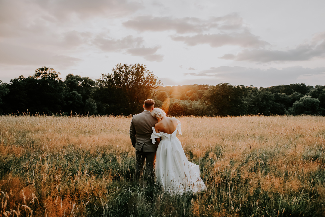 196 Emma Beaumont bride Oak Tree Barn wedding Kent