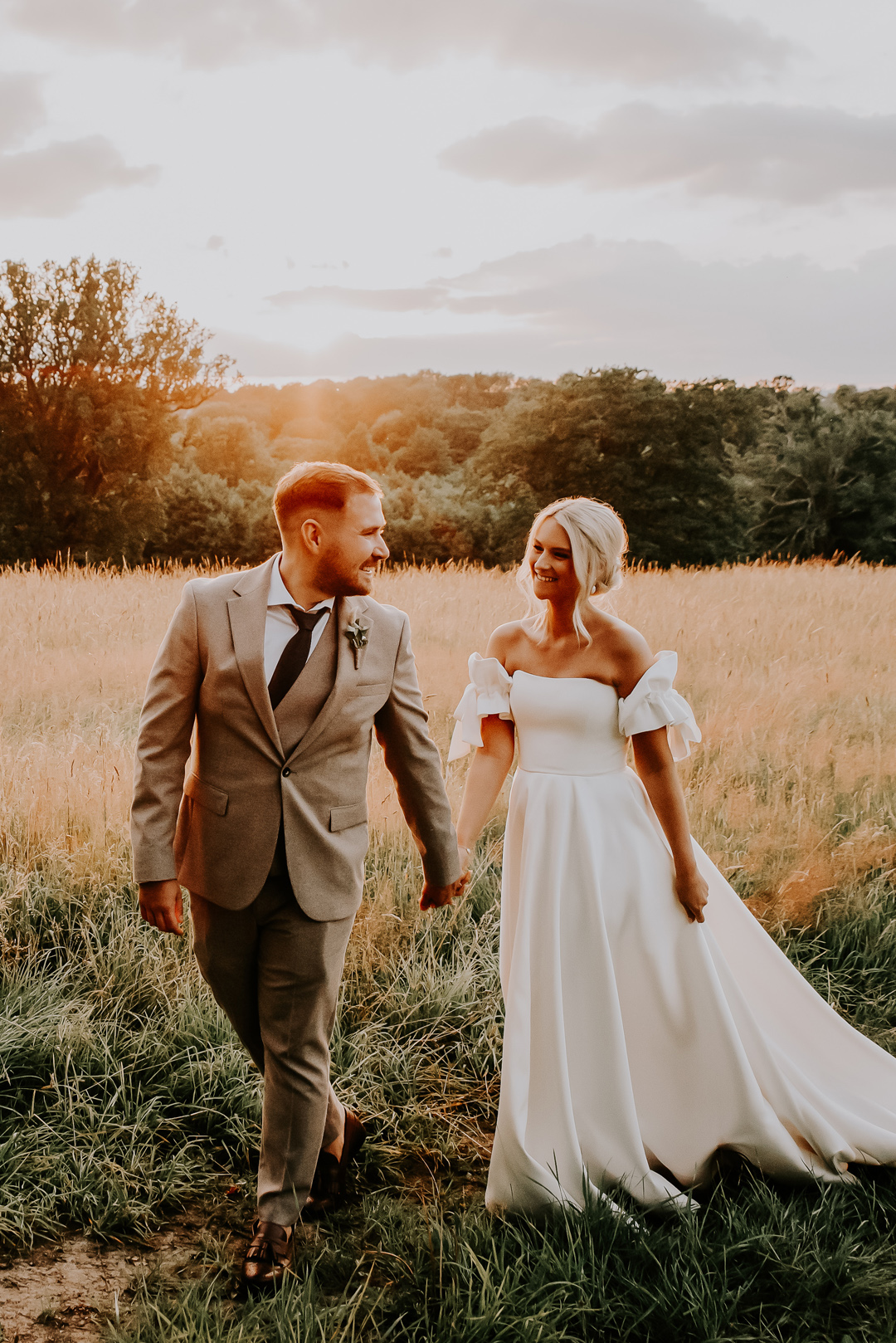 200 Emma Beaumont bride Oak Tree Barn wedding Kent