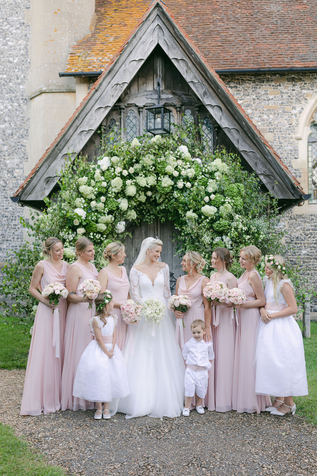 104 Luxury quintessentialy English wedding at home