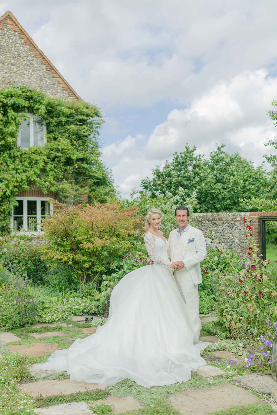 170 Luxury quintessentialy English wedding at home