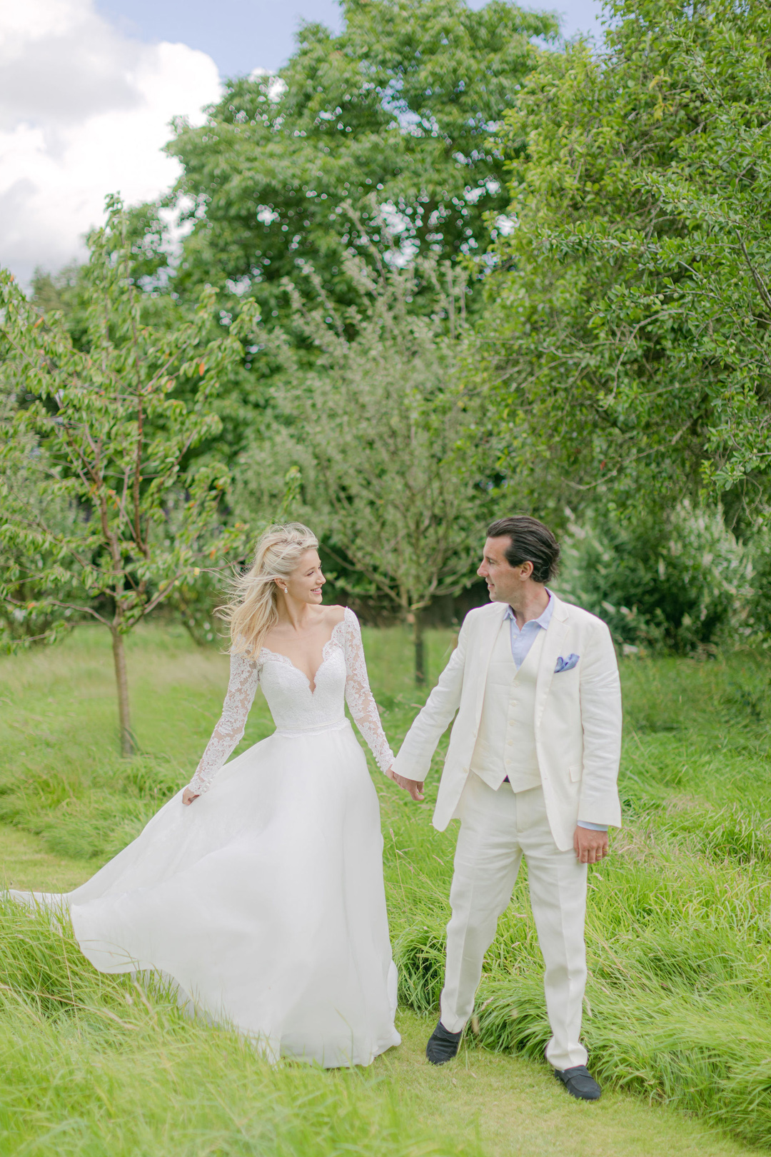 192 Luxury quintessentialy English wedding at home