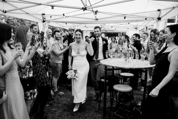 Retrofête Minimalism and a Surprise Pop-Up Wedding At Home