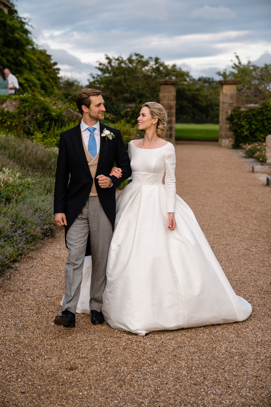 256 Cowdray House wedding