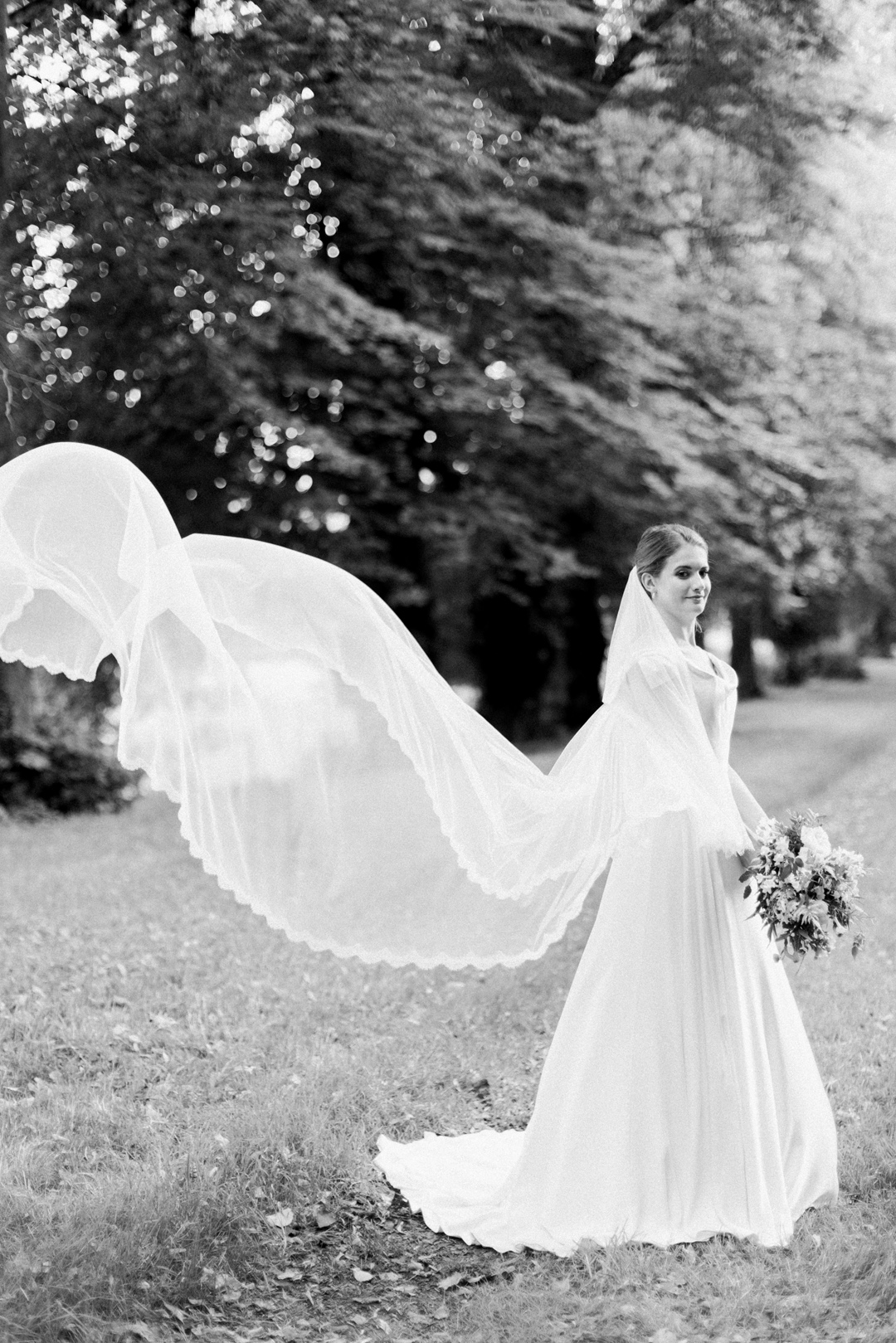 110 Phillipa Lepley Wiltshire Wedding Pantone Country Air