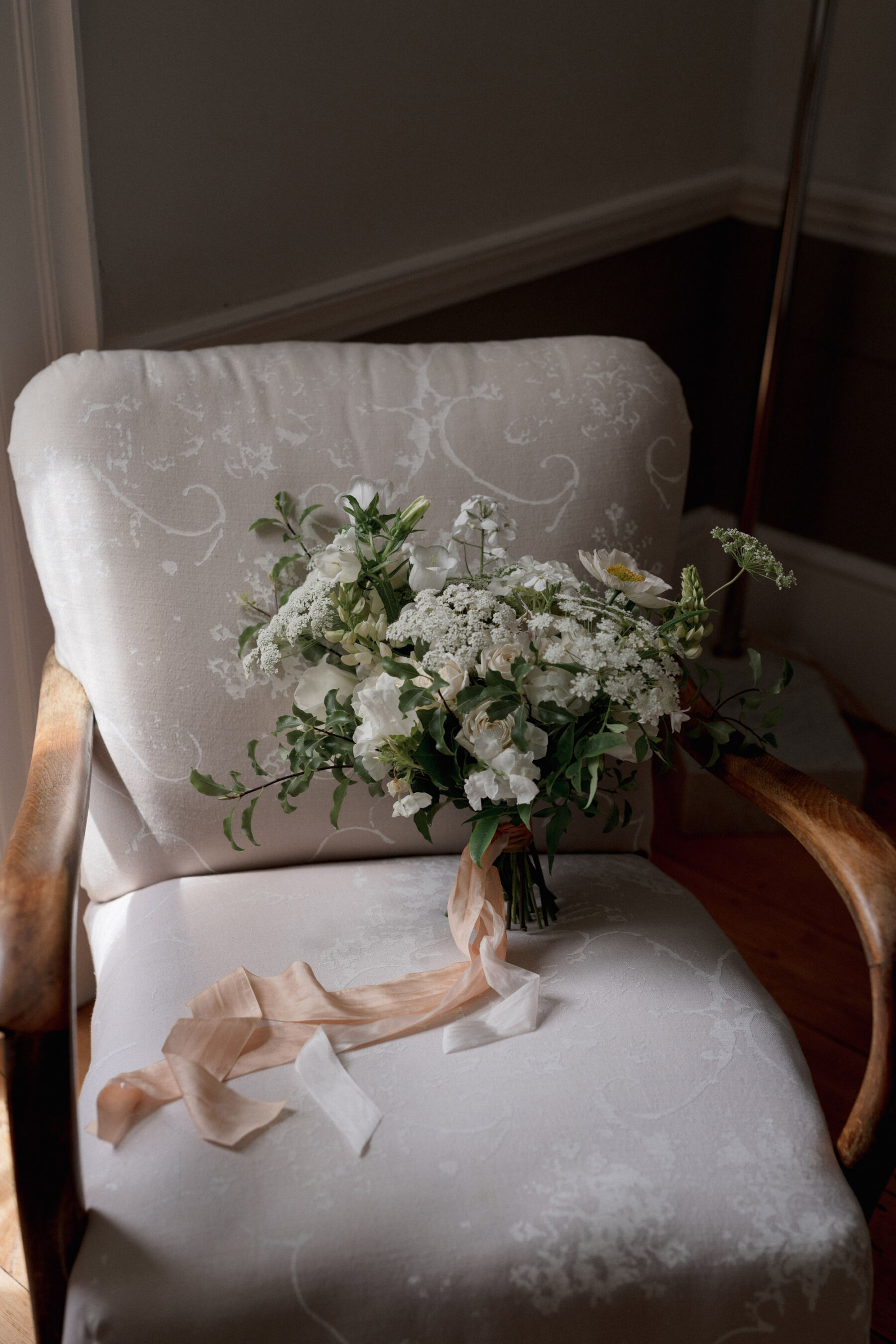 Elegant white wedding bouquet. Lyra & Moth Photography.