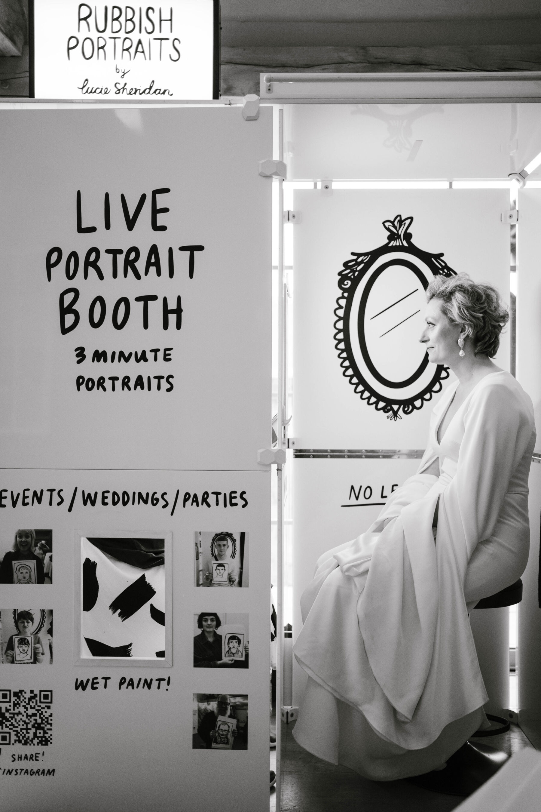 Rubbish Portraits, live wedding illustrator.