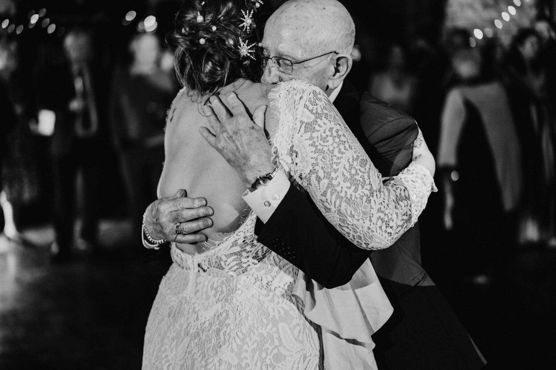 Father of the bride dancing with his daughter.
