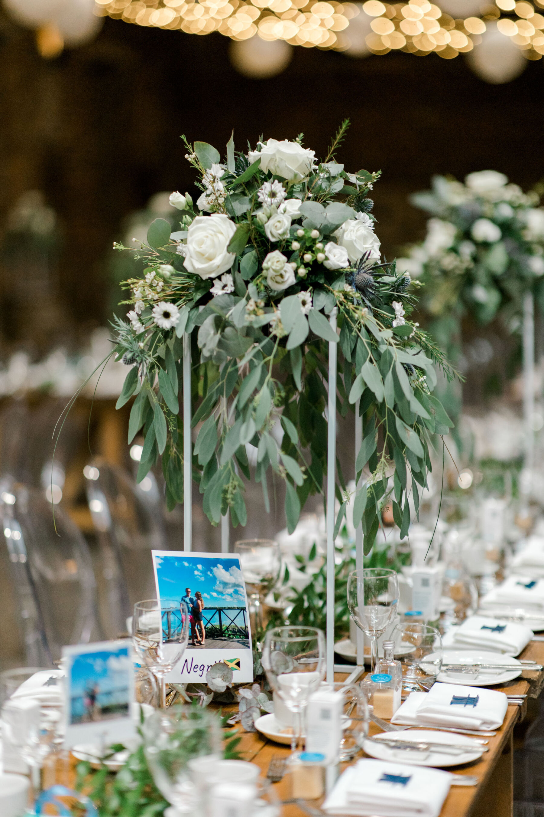 Classy green and white floral wedding table decor