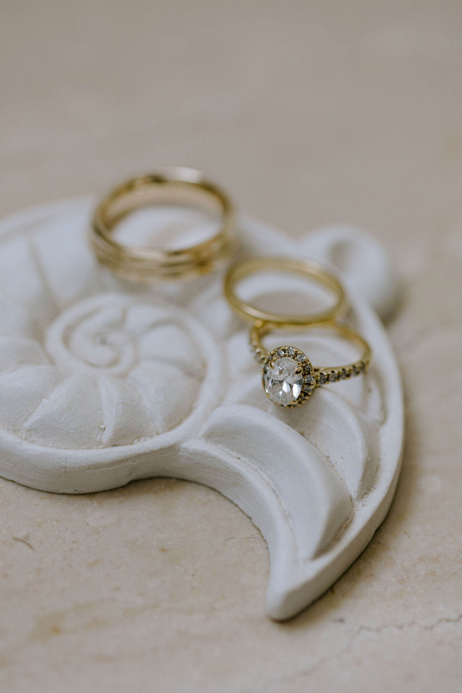 Elegant diamond engagement ring.