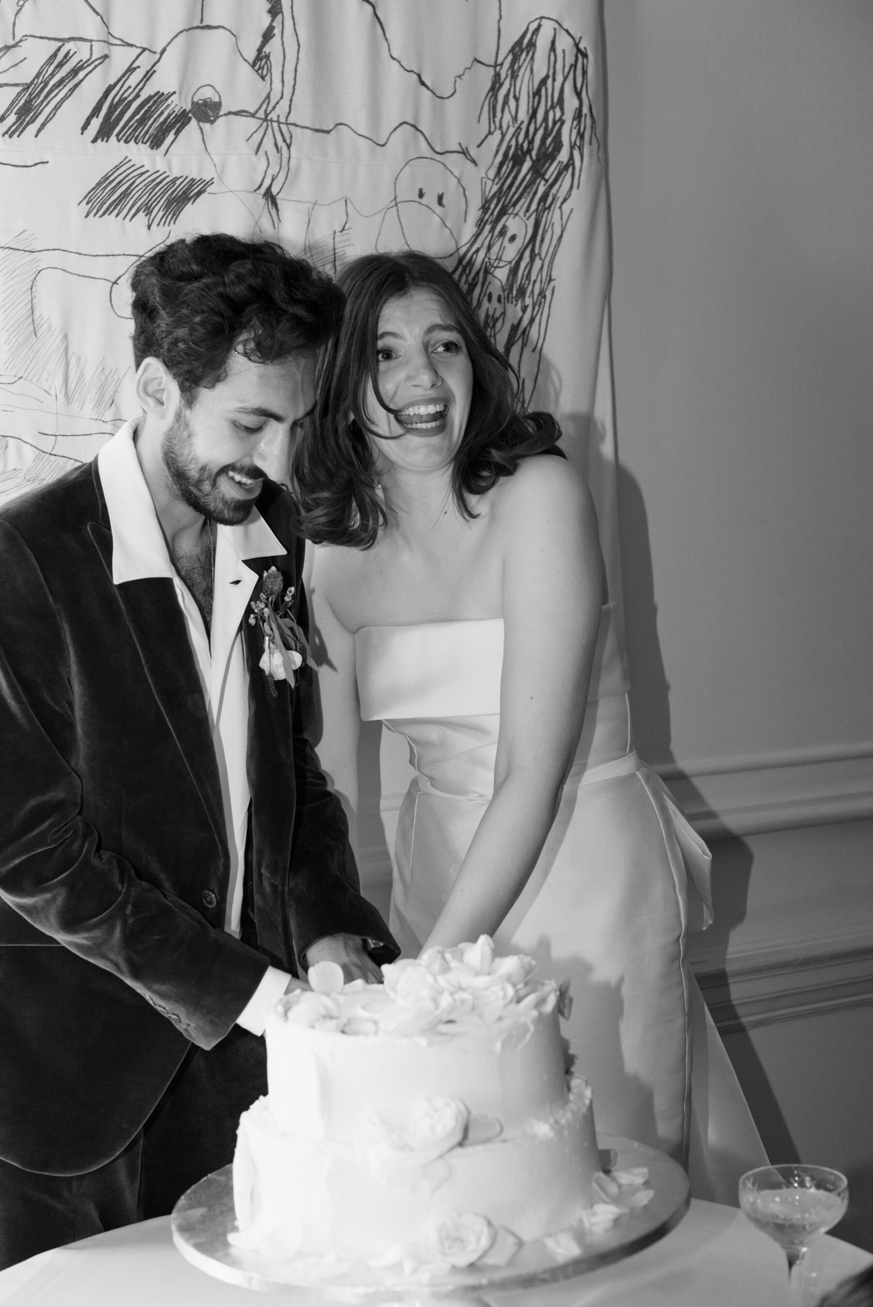 Bride & groom excited to cut the cake