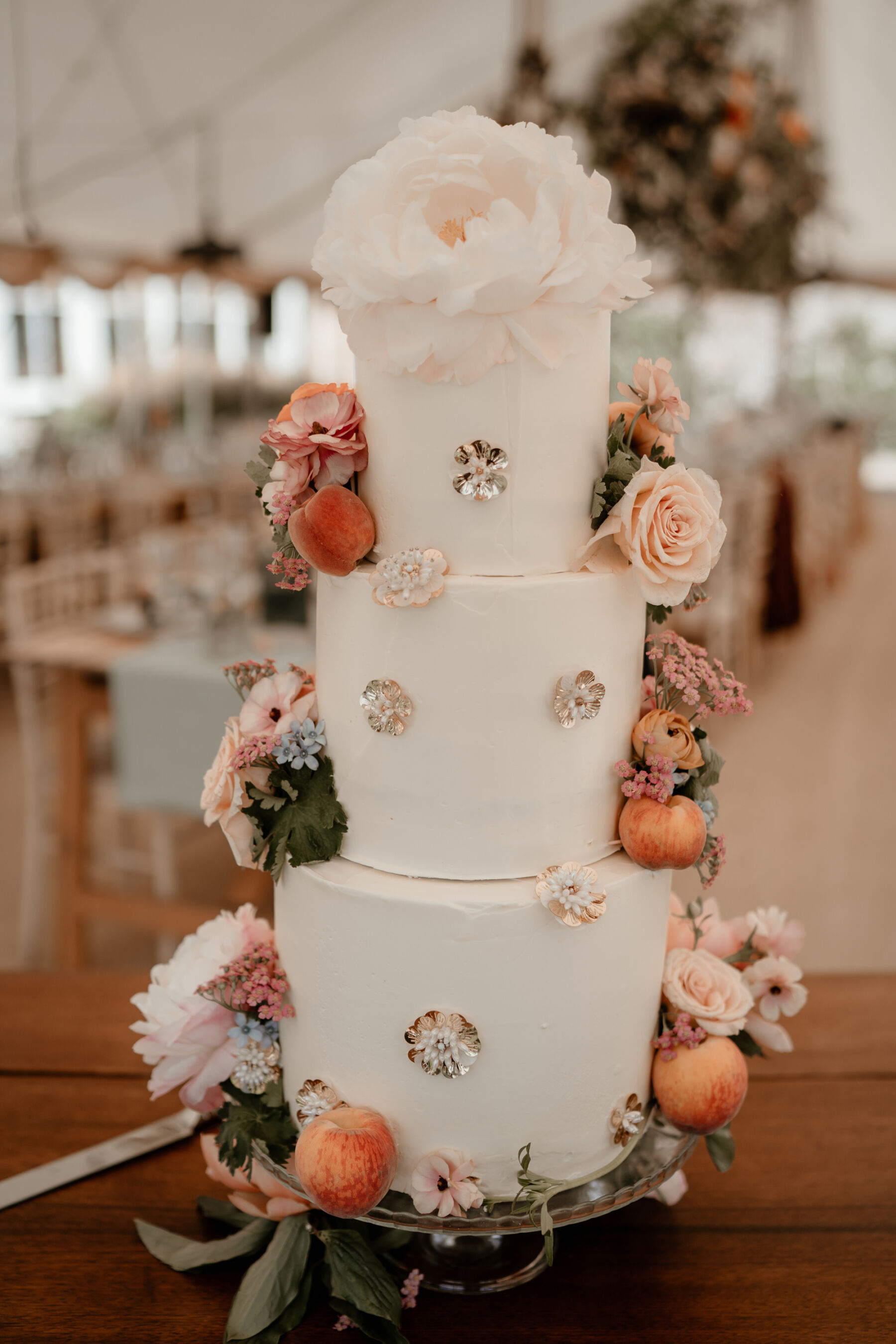Elegant wedding cake by Isobel Cakes