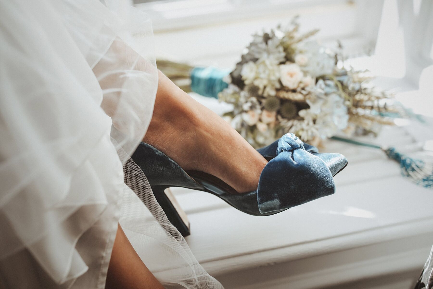 Blue velvet wedding shoes - Silvia Lago