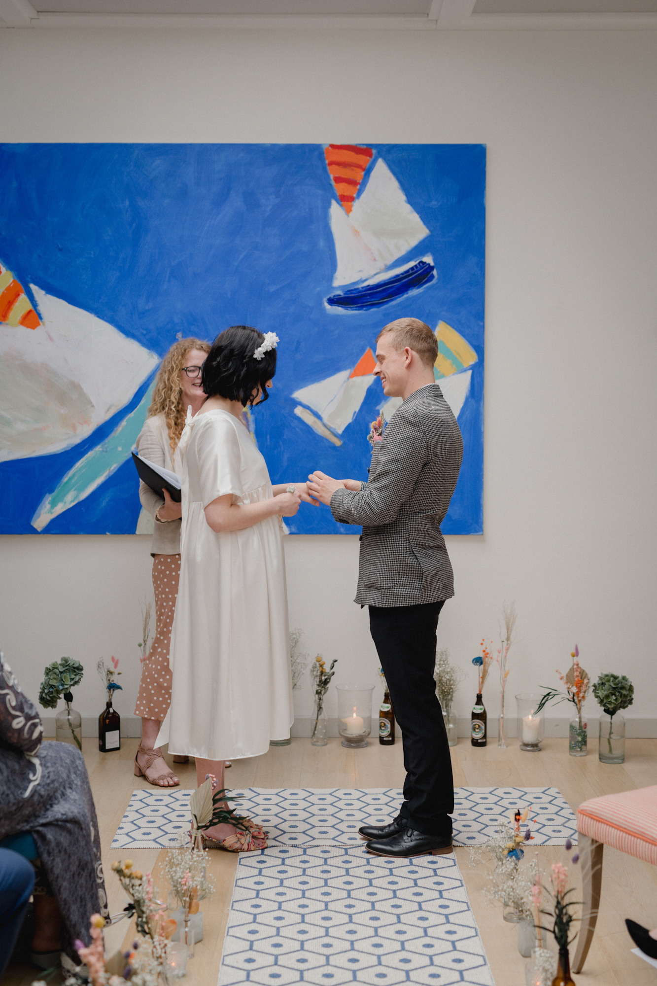 A Laidback Wedding in Cornwall With Dried Flower Bouquets 22 Laidback Cornwall wedding 155 1