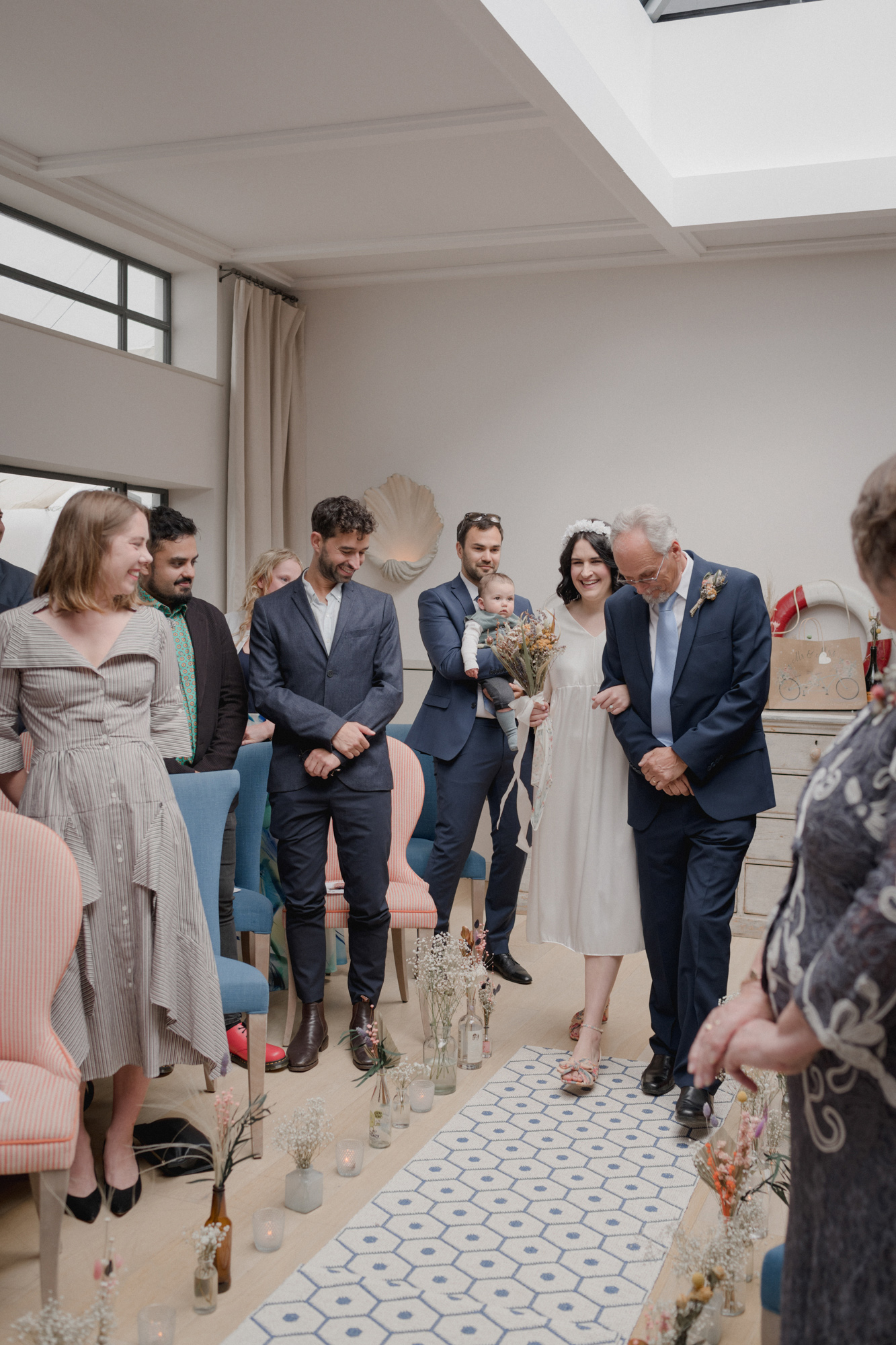 A Laidback Wedding in Cornwall With Dried Flower Bouquets 19 Laidback Cornwall wedding 162