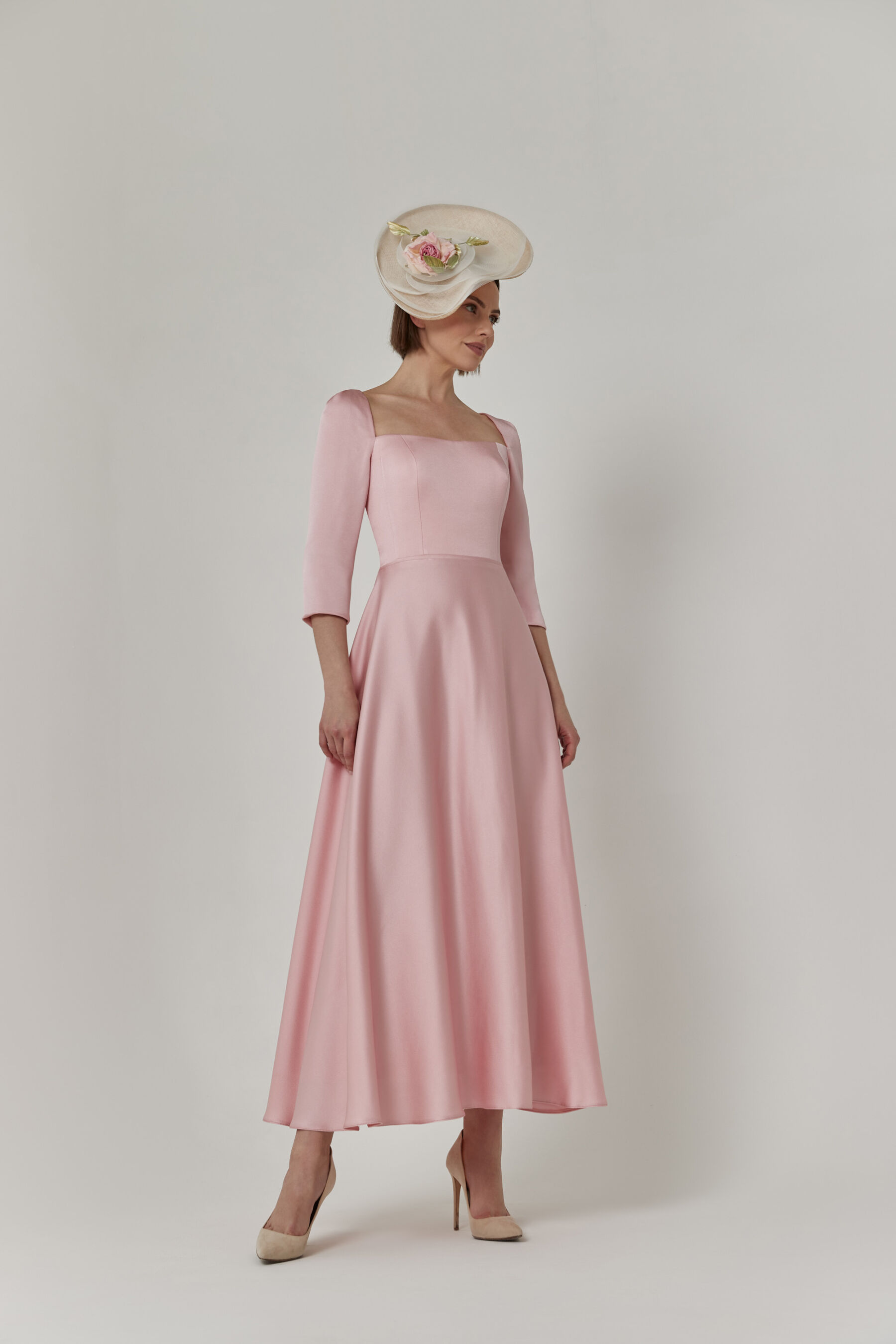 The Most Stylish Mother of the Bride Outfits 7 Pink mother of the bride dress, Sassi Holford.