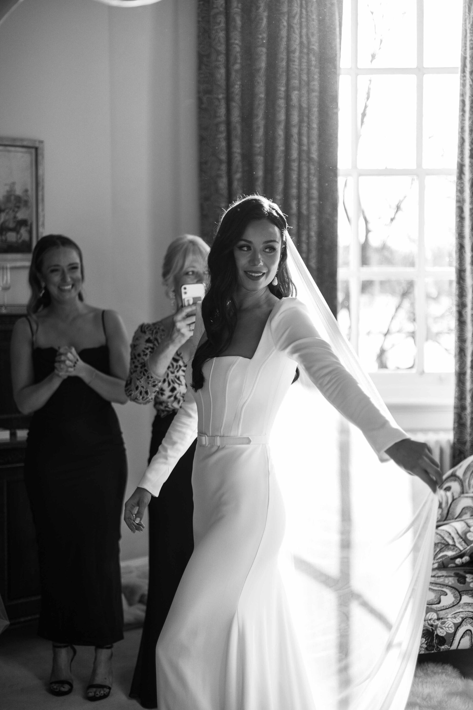 Suzanne Neville Glamour for a Classy & Romantic Winter Wedding at Iscoyd Park 9 Iscoyd Park Winter Wedding 12