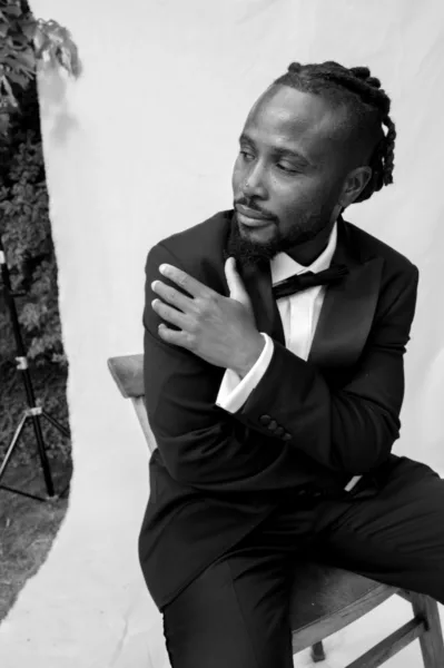 Philip White - Luxury wedding guest portraits