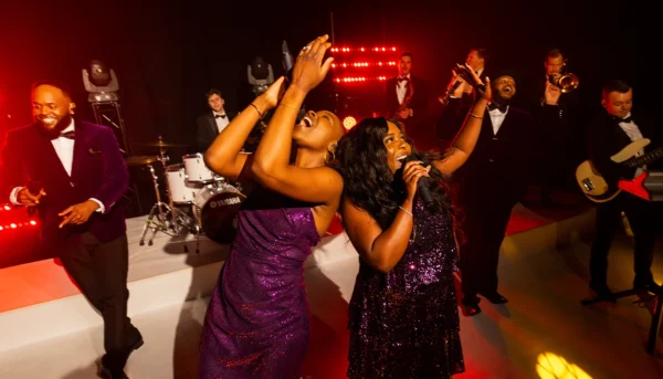 Tailored Entertainment - live wedding bands across the UK and world.