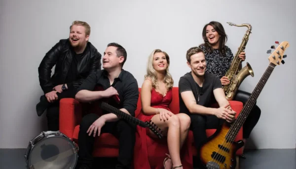 Tailored Entertainment - live wedding bands across the UK and world.