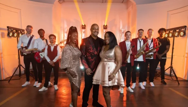 Tailored Entertainment - live wedding bands across the UK and world.