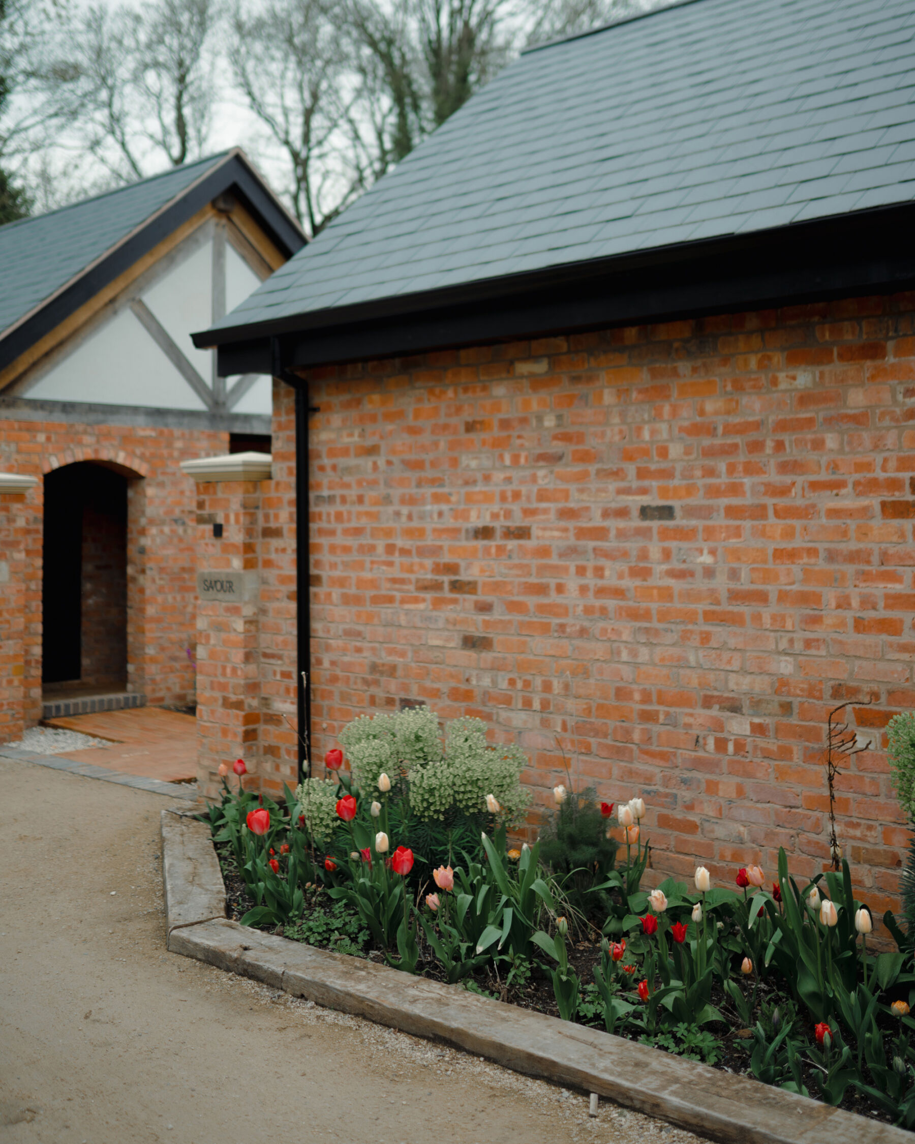 Hampton Manor: A Modern, Reimagined & Wildly Romantic Wedding Venue 12 Hampton Manor Rebecca Searle Photography 100 of 215