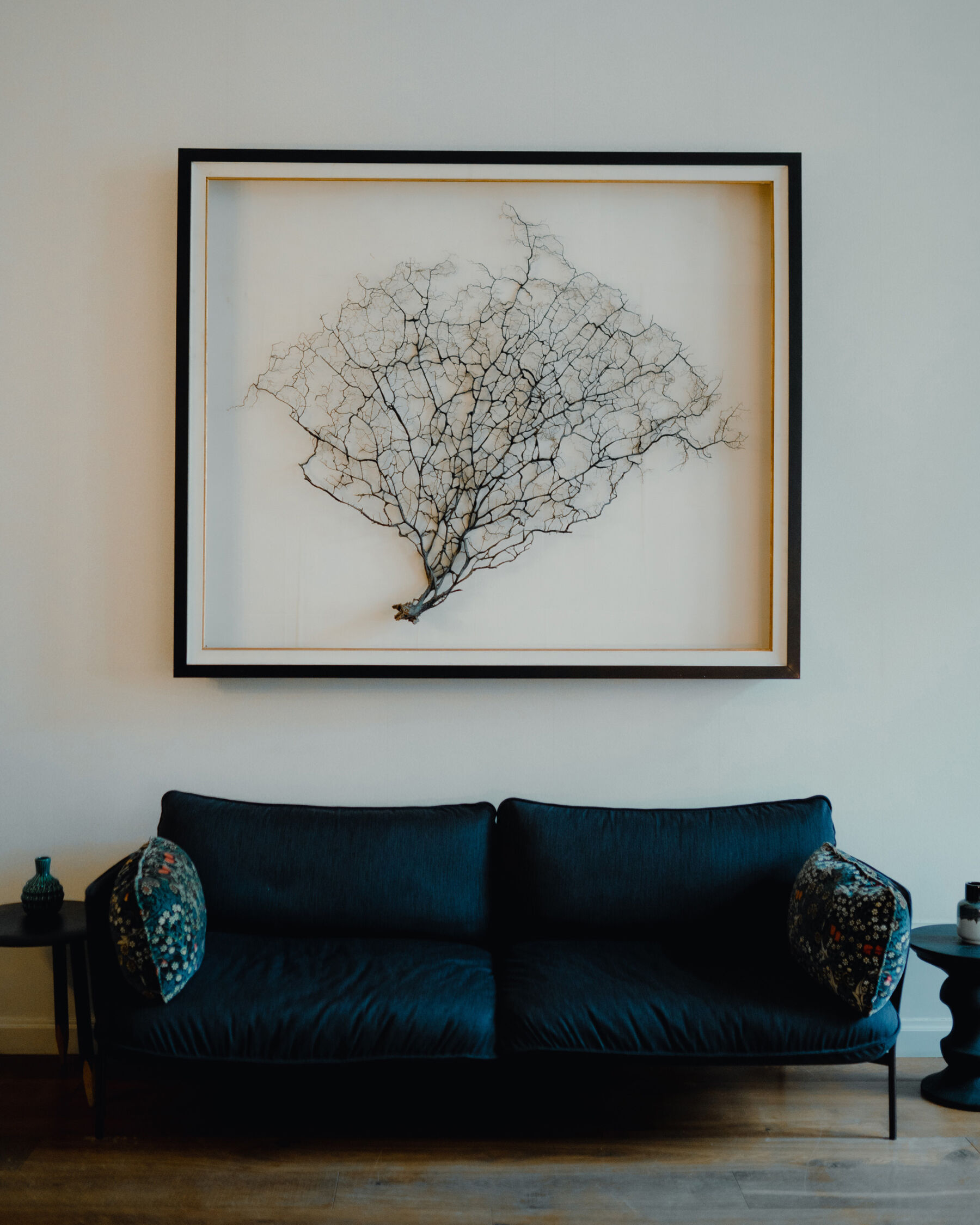 Hampton Manor: A Modern, Reimagined & Wildly Romantic Wedding Venue 10 Navy blue velvet sofa at Hampton Manor.