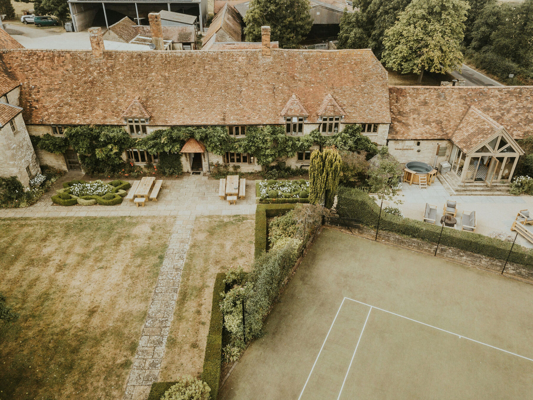 Tythe Oxfordshire Barn Wedding Venue Igor Demba Photography 9