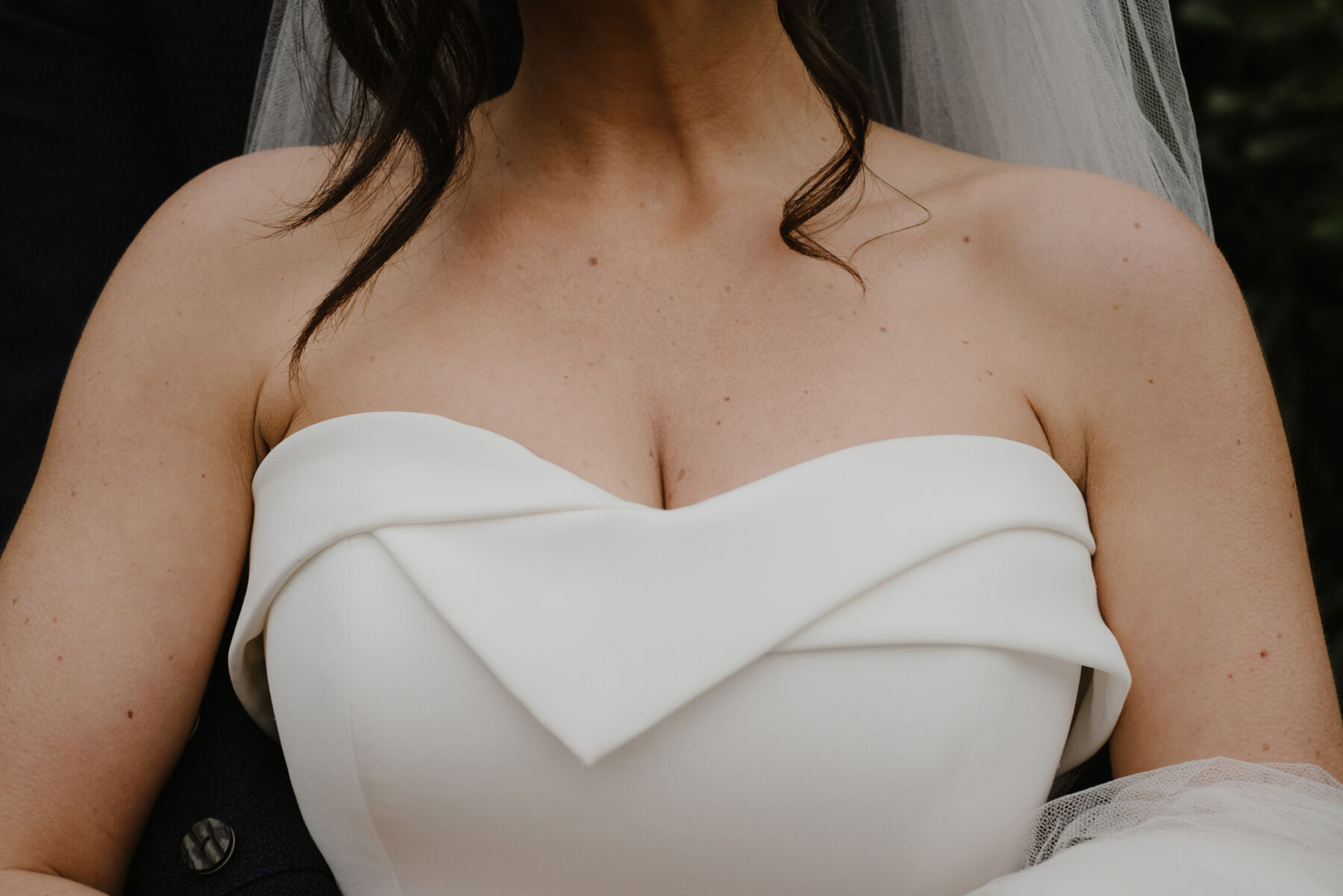 A Modern & Minimalist Phillipa Lepley Bridal Gown for her Classy & Elegant Spring Wedding at The Gleneagles Hotel 23 113 Phillipa Lepley Bride Gleneagles Hotel Wedding