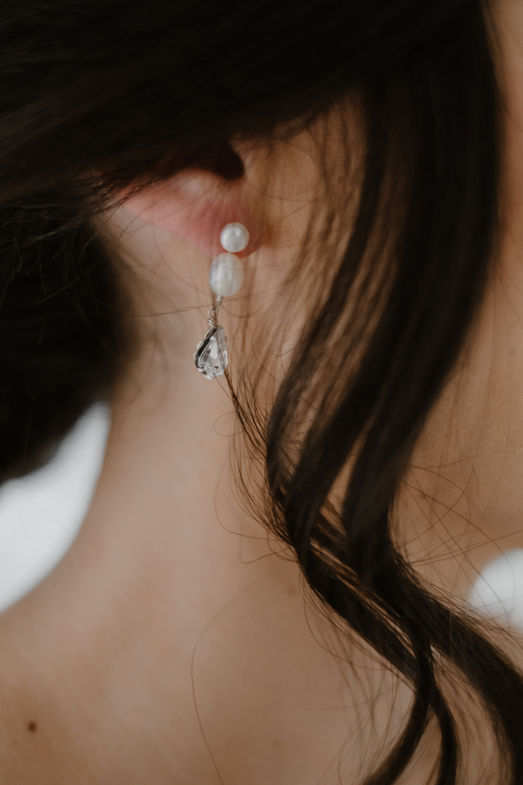 A Modern & Minimalist Phillipa Lepley Bridal Gown for her Classy & Elegant Spring Wedding at The Gleneagles Hotel 11 Diamond drop earrings.